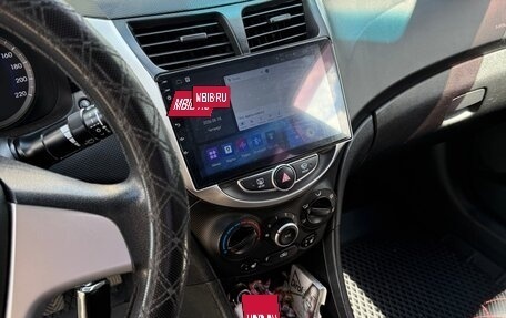 Hyundai Solaris II рестайлинг, 2013 год, 750 000 рублей, 8 фотография