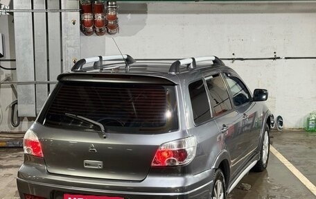 Mitsubishi Outlander III рестайлинг 3, 2007 год, 630 000 рублей, 4 фотография
