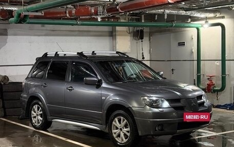 Mitsubishi Outlander III рестайлинг 3, 2007 год, 630 000 рублей, 2 фотография