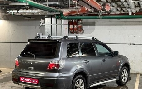 Mitsubishi Outlander III рестайлинг 3, 2007 год, 630 000 рублей, 3 фотография