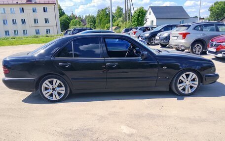 Mercedes-Benz E-Класс, 1998 год, 460 000 рублей, 2 фотография