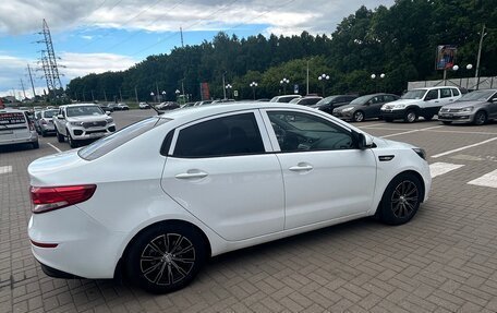 KIA Rio III рестайлинг, 2015 год, 920 000 рублей, 2 фотография