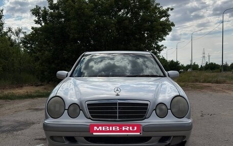 Mercedes-Benz E-Класс, 1999 год, 500 000 рублей, 2 фотография