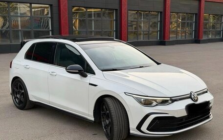 Volkswagen Golf VIII, 2022 год, 1 850 000 рублей, 3 фотография