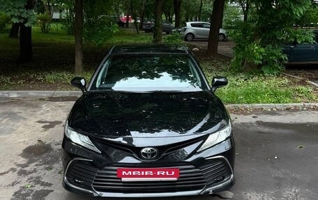 Toyota Camry, 2021 год, 3 150 000 рублей, 2 фотография