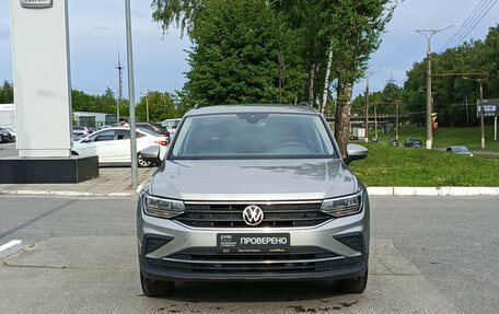 Volkswagen Tiguan II, 2021 год, 2 780 000 рублей, 2 фотография