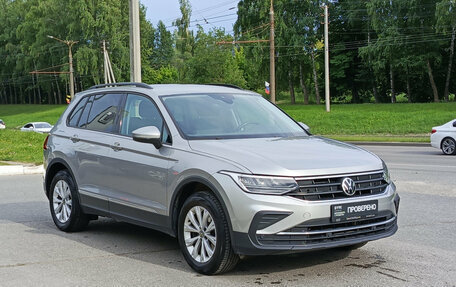 Volkswagen Tiguan II, 2021 год, 2 780 000 рублей, 3 фотография