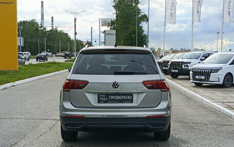 Volkswagen Tiguan II, 2021 год, 2 780 000 рублей, 6 фотография