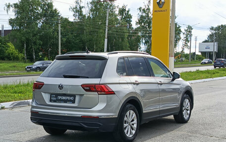 Volkswagen Tiguan II, 2021 год, 2 780 000 рублей, 5 фотография