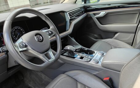 Volkswagen Touareg III, 2018 год, 5 690 000 рублей, 6 фотография