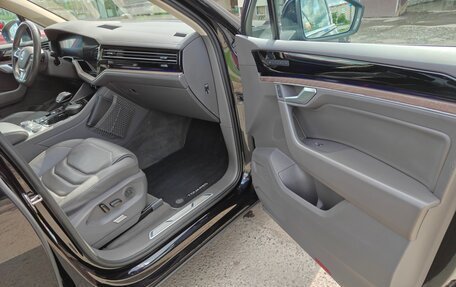 Volkswagen Touareg III, 2018 год, 5 690 000 рублей, 29 фотография