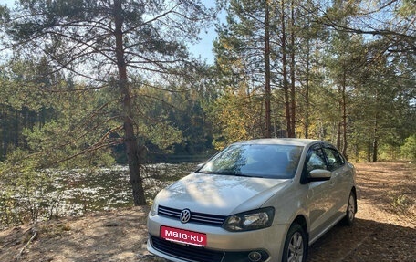 Volkswagen Polo VI (EU Market), 2013 год, 859 000 рублей, 1 фотография