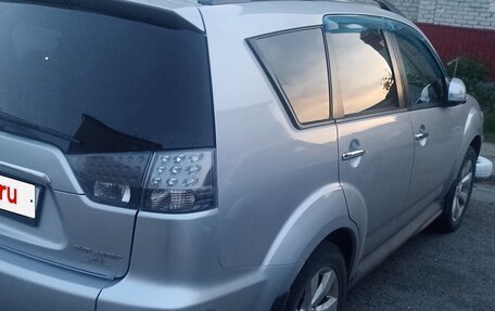 Mitsubishi Outlander III рестайлинг 3, 2010 год, 1 350 000 рублей, 4 фотография