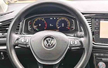 Volkswagen T-Roc I, 2022 год, 1 967 000 рублей, 5 фотография