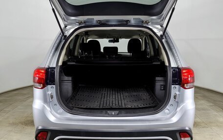 Mitsubishi Outlander III рестайлинг 3, 2018 год, 1 870 000 рублей, 9 фотография