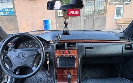 Mercedes-Benz E-Класс, 1998 год, 750 000 рублей, 7 фотография