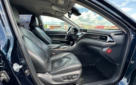Toyota Camry, 2019 год, 2 450 000 рублей, 8 фотография