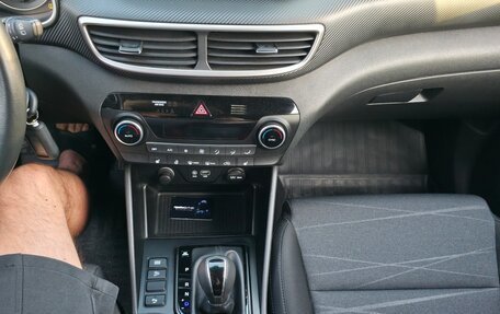 Hyundai Tucson III, 2018 год, 2 350 000 рублей, 12 фотография