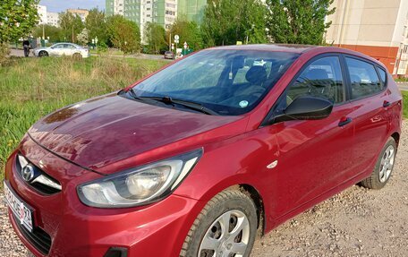 Hyundai Solaris II рестайлинг, 2012 год, 850 000 рублей, 8 фотография