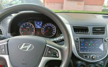 Hyundai Solaris II рестайлинг, 2012 год, 850 000 рублей, 6 фотография