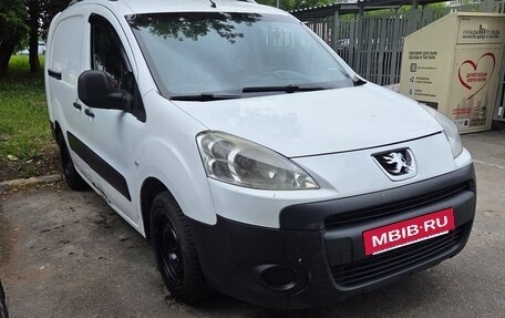 Peugeot Partner II рестайлинг 2, 2010 год, 650 000 рублей, 2 фотография
