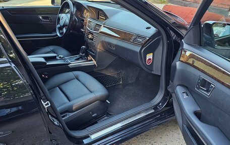 Mercedes-Benz E-Класс, 2011 год, 1 700 000 рублей, 11 фотография