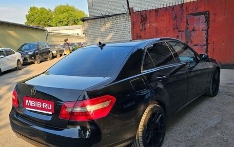 Mercedes-Benz E-Класс, 2011 год, 1 700 000 рублей, 4 фотография