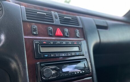 Mercedes-Benz E-Класс, 1997 год, 299 999 рублей, 6 фотография