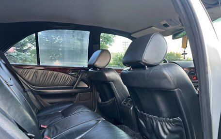 Mercedes-Benz E-Класс, 1997 год, 299 999 рублей, 8 фотография