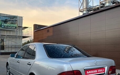 Mercedes-Benz E-Класс, 1997 год, 299 999 рублей, 4 фотография