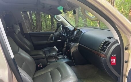 Toyota Land Cruiser 200, 2010 год, 3 670 000 рублей, 10 фотография