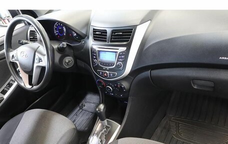 Hyundai Solaris II рестайлинг, 2012 год, 825 000 рублей, 5 фотография