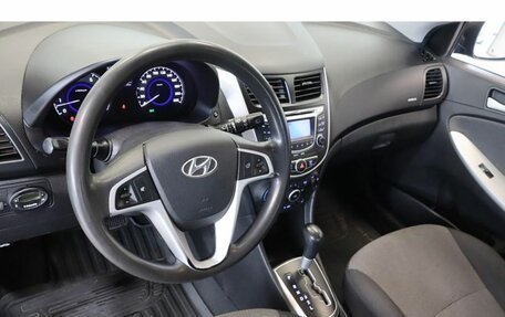 Hyundai Solaris II рестайлинг, 2012 год, 825 000 рублей, 6 фотография