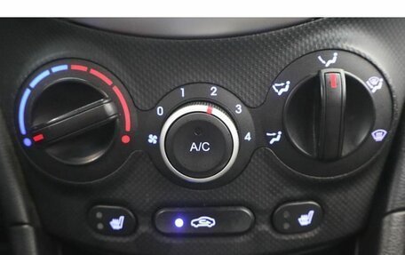 Hyundai Solaris II рестайлинг, 2012 год, 825 000 рублей, 10 фотография
