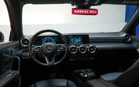Mercedes-Benz A-Класс, 2018 год, 2 099 050 рублей, 6 фотография