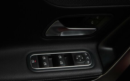 Mercedes-Benz A-Класс, 2018 год, 2 099 050 рублей, 15 фотография