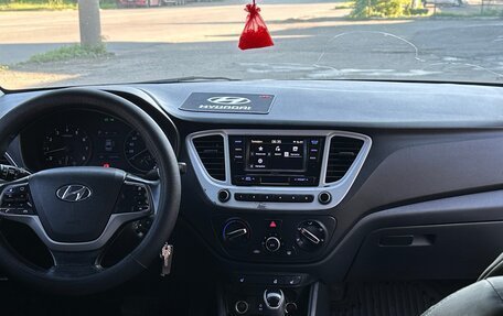 Hyundai Solaris II рестайлинг, 2017 год, 840 000 рублей, 9 фотография
