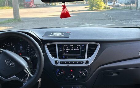 Hyundai Solaris II рестайлинг, 2017 год, 840 000 рублей, 8 фотография