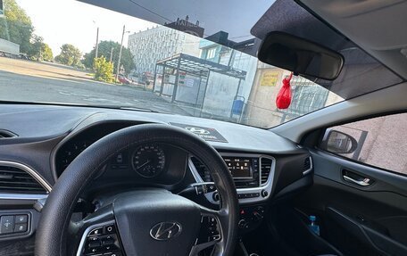 Hyundai Solaris II рестайлинг, 2017 год, 840 000 рублей, 18 фотография