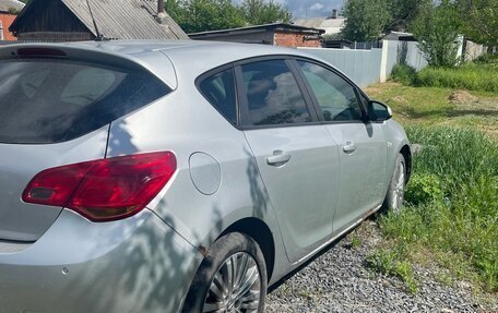 Opel Astra J, 2011 год, 430 000 рублей, 3 фотография