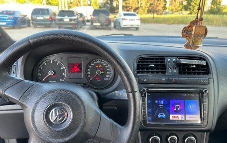 Volkswagen Polo VI (EU Market), 2011 год, 740 000 рублей, 17 фотография