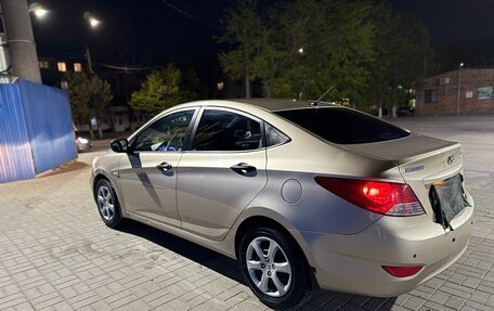 Hyundai Solaris II рестайлинг, 2011 год, 680 000 рублей, 3 фотография