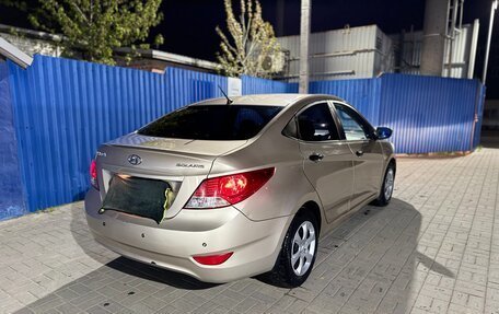 Hyundai Solaris II рестайлинг, 2011 год, 680 000 рублей, 4 фотография