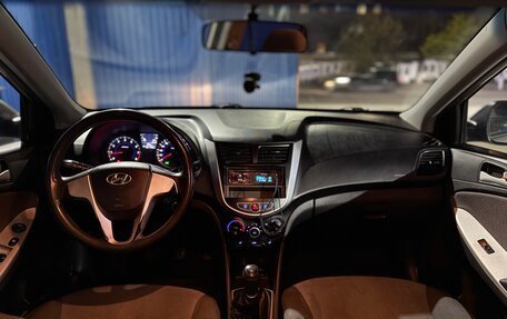 Hyundai Solaris II рестайлинг, 2011 год, 680 000 рублей, 2 фотография