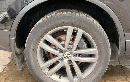 Volkswagen Touareg III, 2011 год, 1 850 000 рублей, 22 фотография