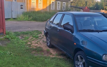 Volkswagen Polo III рестайлинг, 1996 год, 110 000 рублей, 2 фотография