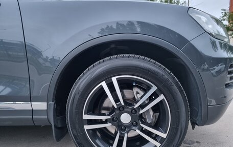 Volkswagen Touareg III, 2011 год, 1 990 000 рублей, 6 фотография