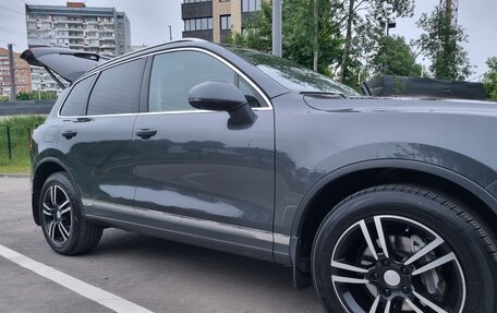 Volkswagen Touareg III, 2011 год, 1 990 000 рублей, 4 фотография