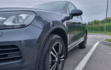 Volkswagen Touareg III, 2011 год, 1 990 000 рублей, 11 фотография