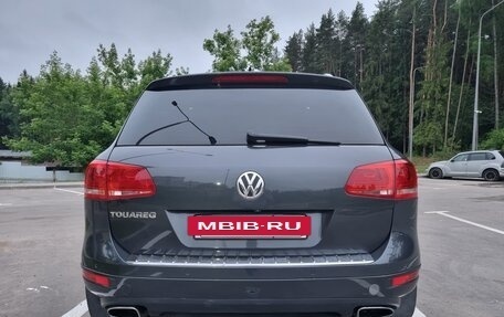 Volkswagen Touareg III, 2011 год, 1 990 000 рублей, 7 фотография